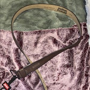 Levi’s  synthetic leather Mens belt.